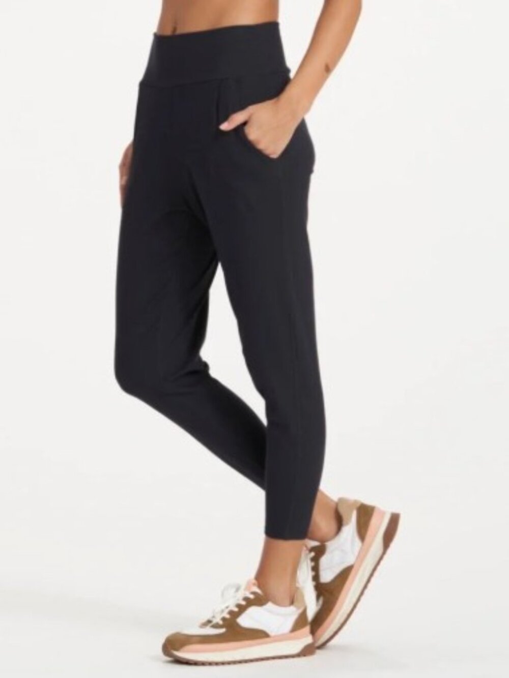 Vuori Brand Women's Medium Pants Mudra AKA Pose at Ease Pant Ribbed Black